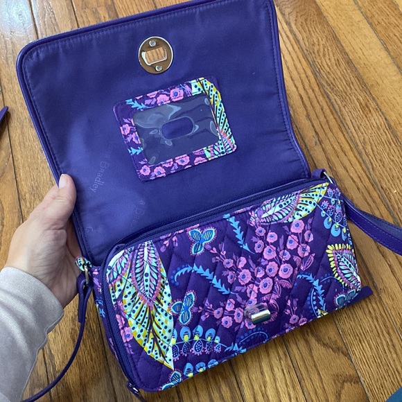 VERA BRADLEY Turn lock Crossbody Batik Leaves  Foldover Expandable Shoulderbag - Picture 6 of 11